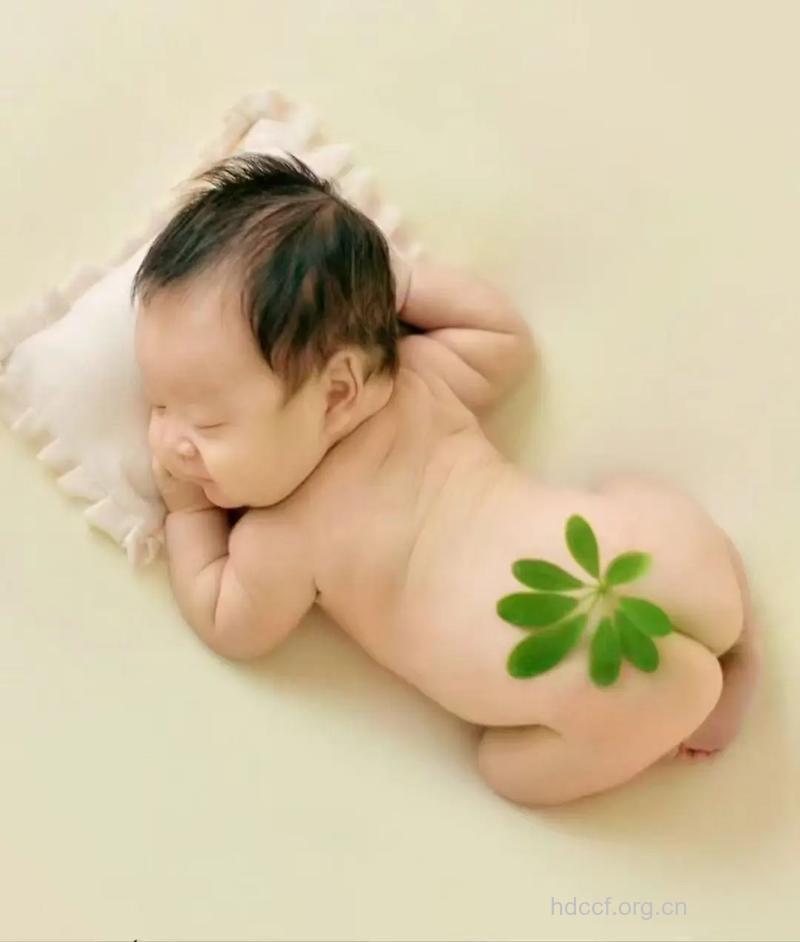 新生儿最喜欢看些什么?