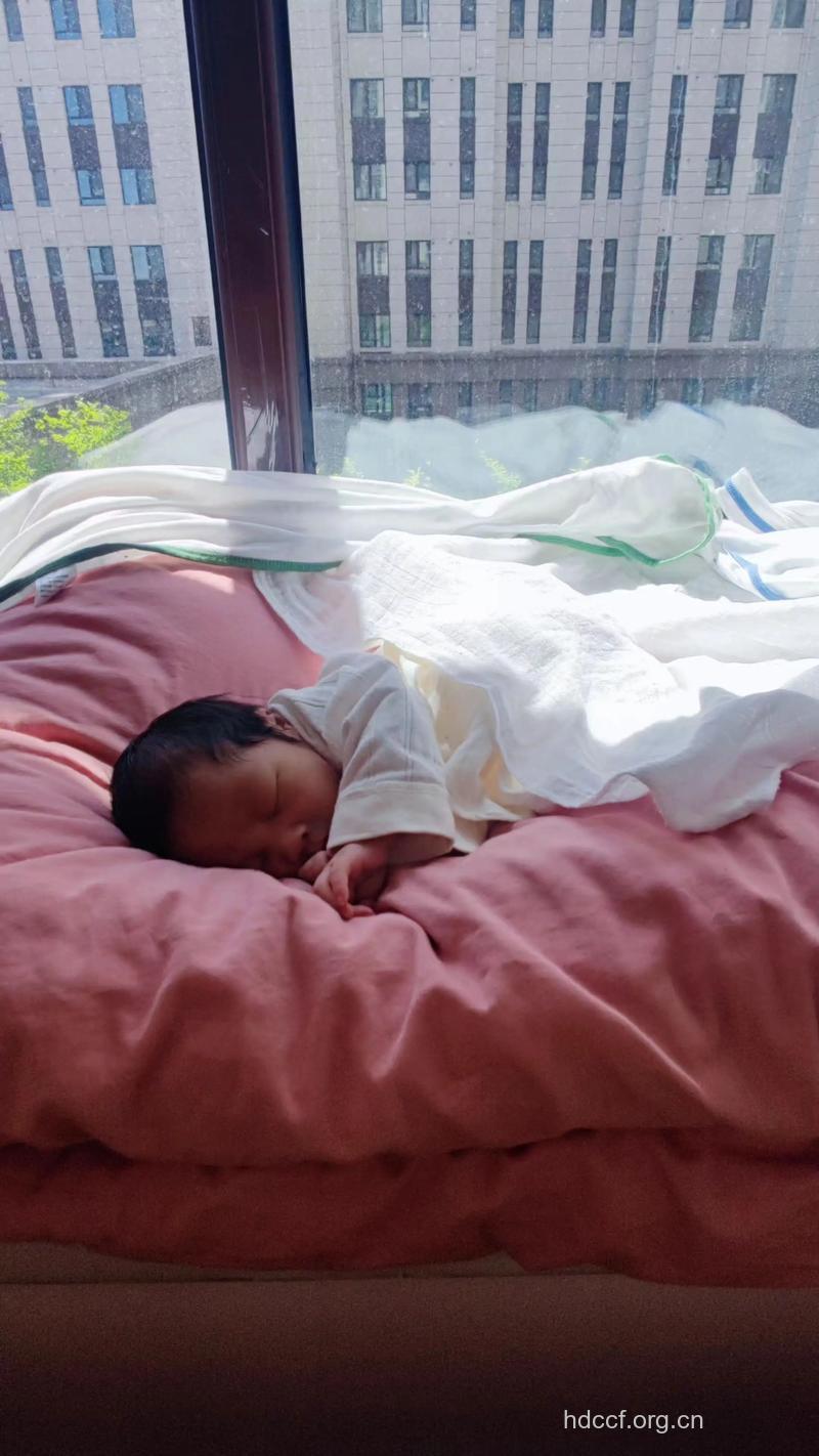 新生儿黄疸晒太阳好吗