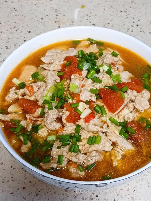 孕妇食谱大全之金菇芽菜肉片汤的做法