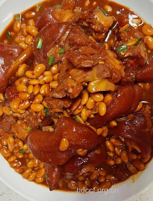 孕妇食谱大全之黄豆猪蹄汤的做法