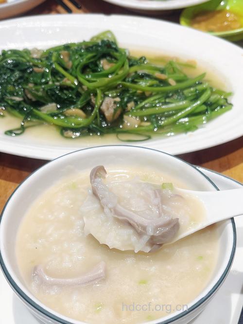 孕妇粥食谱大全之猪肚粥