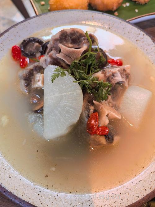 孕妇火锅食谱之竹荪鲫鱼火锅