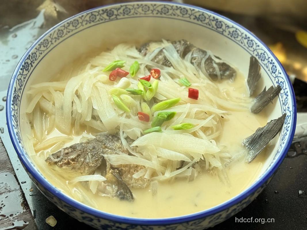 孕妇夏季喝什么汤 萝卜丝鲫鱼汤