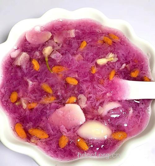 孕妇夏季喝什么汤 紫薯银耳甜汤