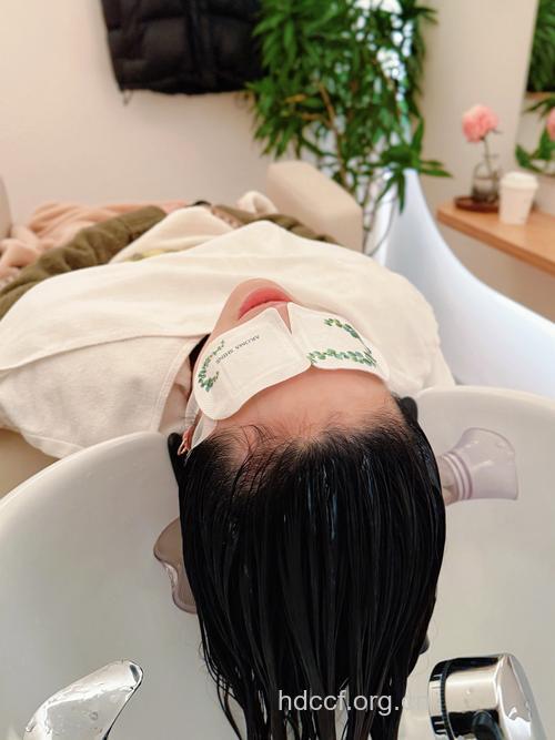 初夏这样护理头发 做个高颜值孕妈