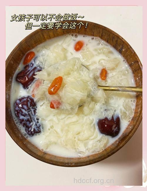 孕妇补锌食谱之冰糖银耳鳜鱼羹的做法