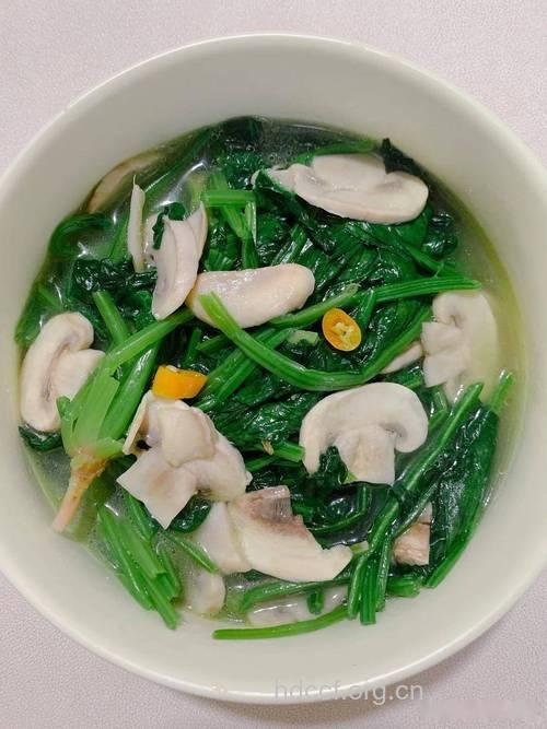 孕妇食谱之蘑菇菠菜汤的做法