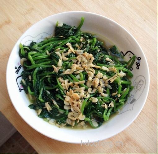 孕妇补钙食谱之虾皮炒菠菜的做法