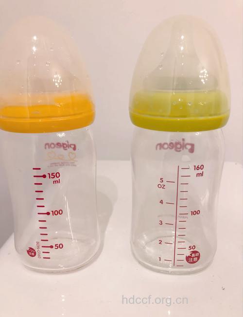 贝亲母乳实感宽口奶瓶300ml用品测评