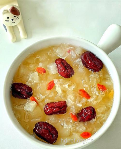 红枣银耳汤可以当饭吃吗 减肥还应吃点正餐