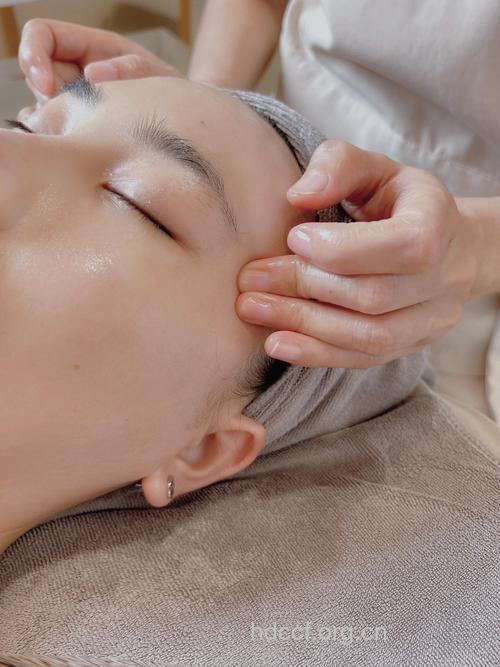 每天这样洗脸不长皱纹