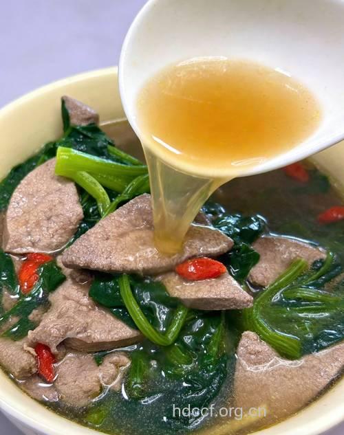 猪肝枸杞菠菜汤 补铁补血效果好