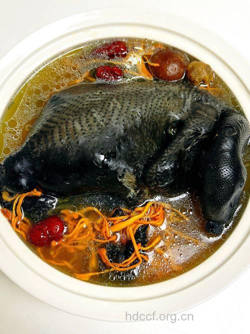 大寒喝乌鸡汤补肾养生