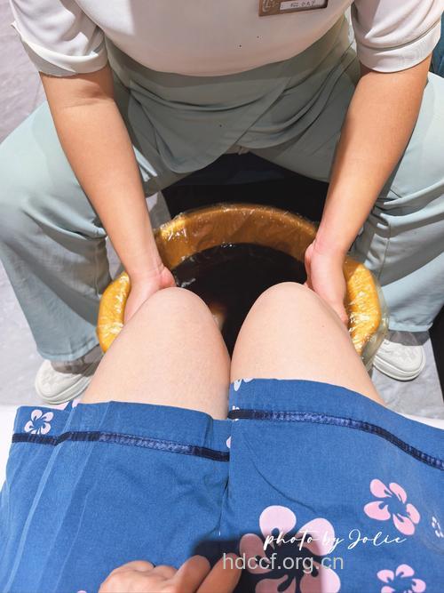 睡前洗脚助睡眠