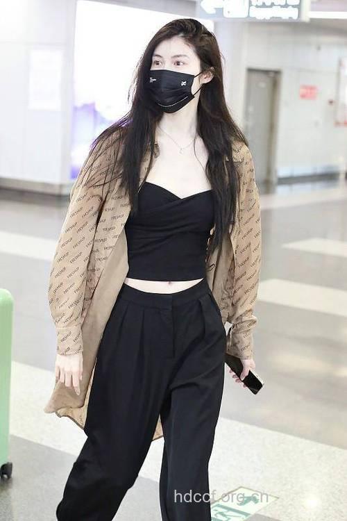 穿露脐装,小心月经不调