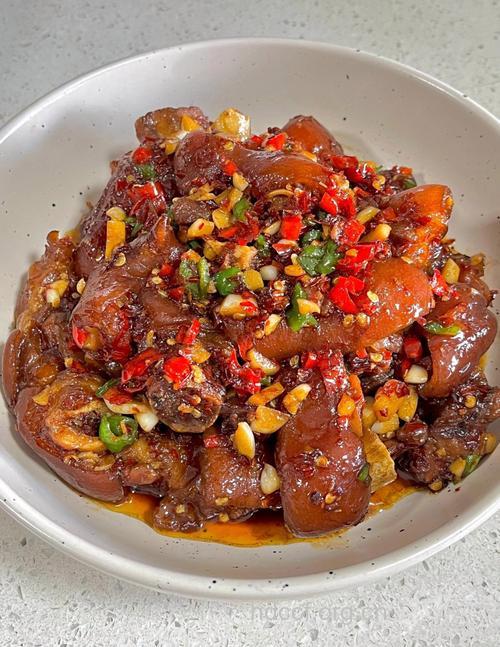 美容食谱：香辣猪蹄的做法