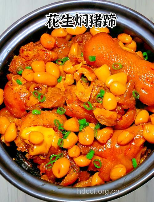 丰胸食谱：花生炖猪蹄的做法