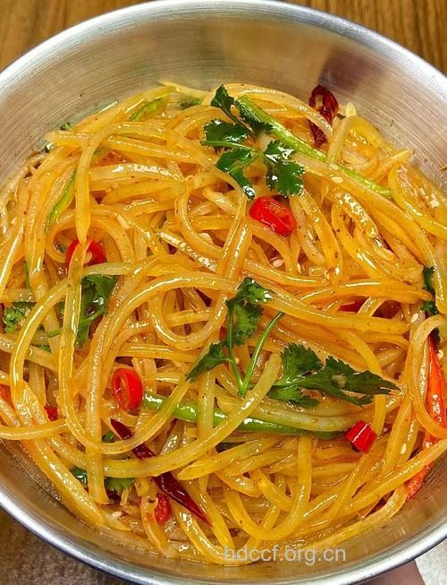 减肥食谱：甜辣土豆丝的做法