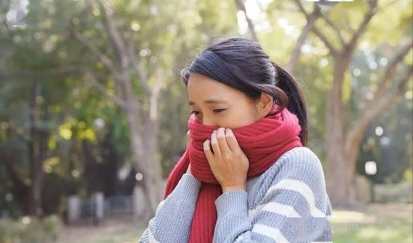 冬天戴围巾不要捂住嘴