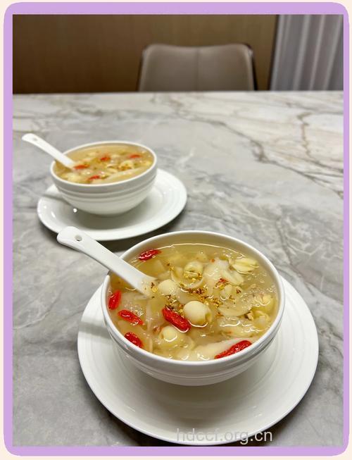 多吃百合粥能助睡眠