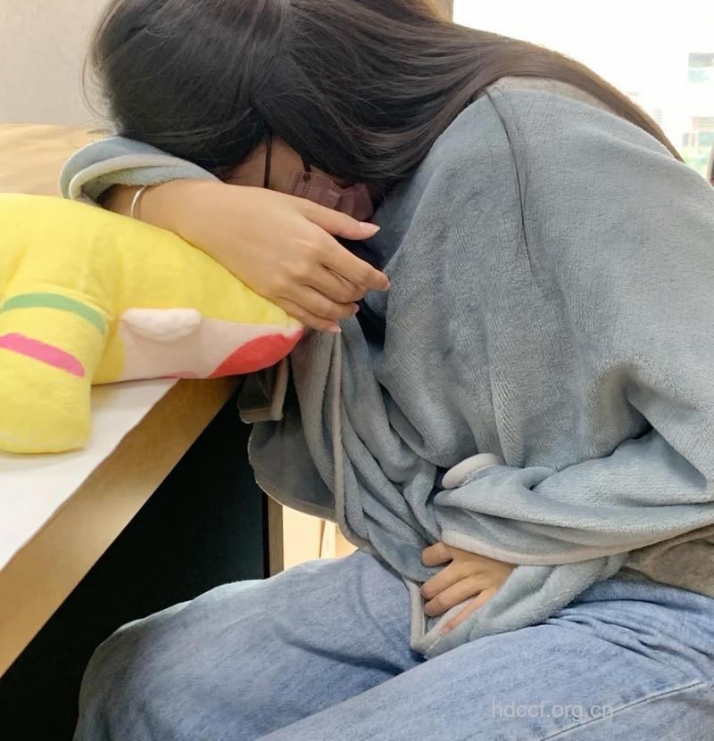 女人冬天穿得少容易痛经