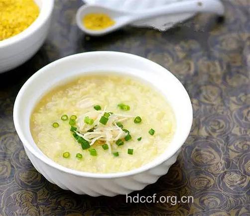 坐月子通乳补血食疗——鸡丝小米粥
