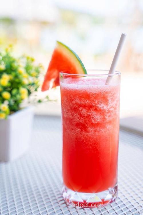 一杯水果汁 让你每天都漂亮一点