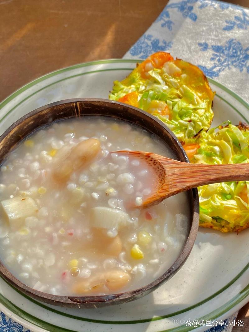 喝白扁豆花粥去眼袋