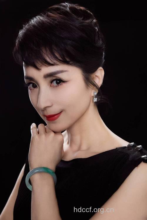 传民歌歌手汤灿被中纪委调查