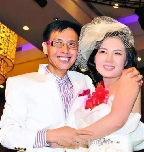 黄梓琪整容 承认与邓建国结婚是炒作