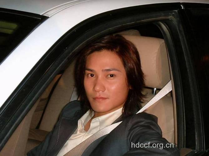 富二代丁子峻低调结婚 婚礼亲自筹备了一年