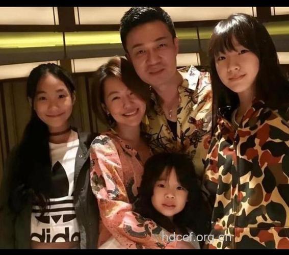 小S有孕在身不改活力本色 承认三胎是女儿