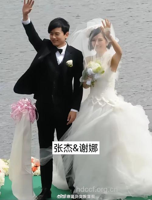 张杰谢娜婚礼细节曝光 何炅任司仪赵本山参加