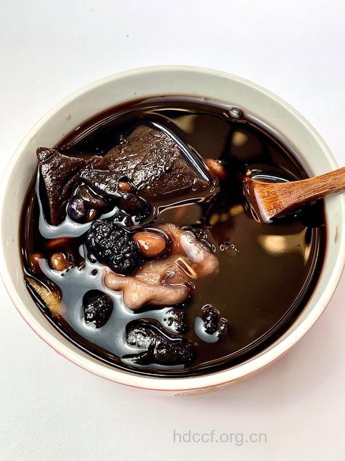 五道美味汤水喝掉黑眼圈