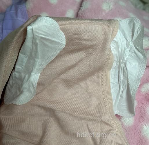 无良厂商 卫生巾无效还掉色