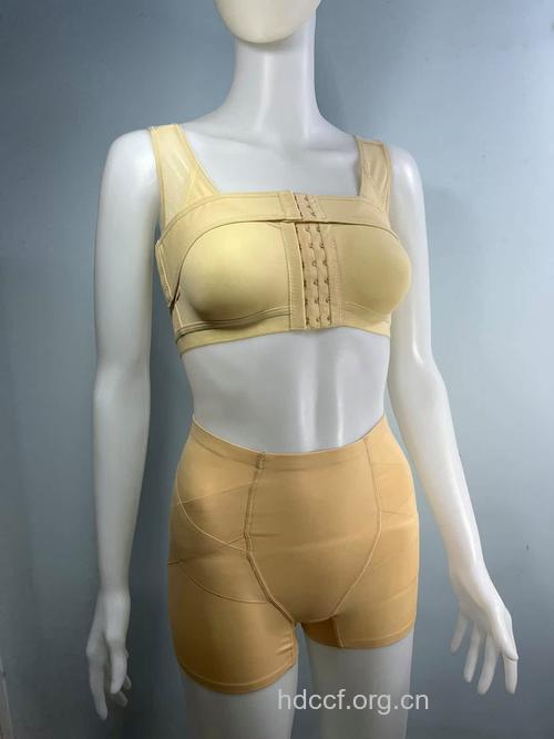 用内衣巧妙塑形