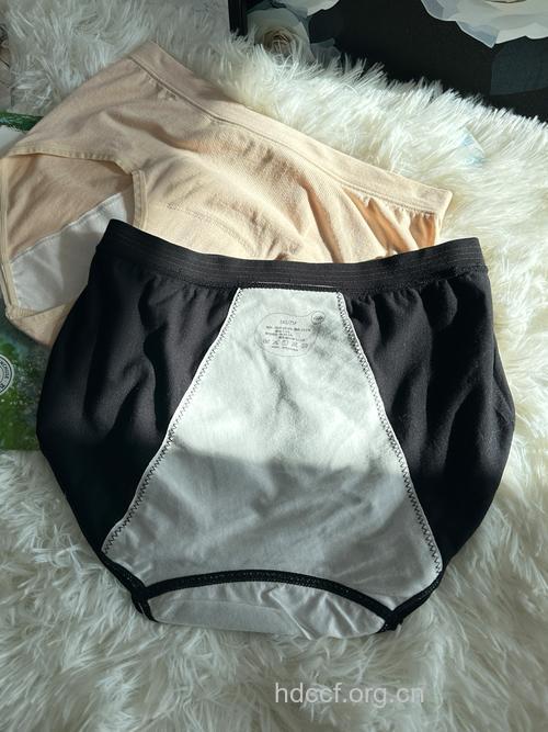 经期穿紧身内裤会致不孕