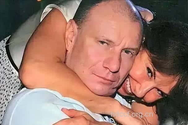 我将为普京而脱 年轻女性支持普京竞选