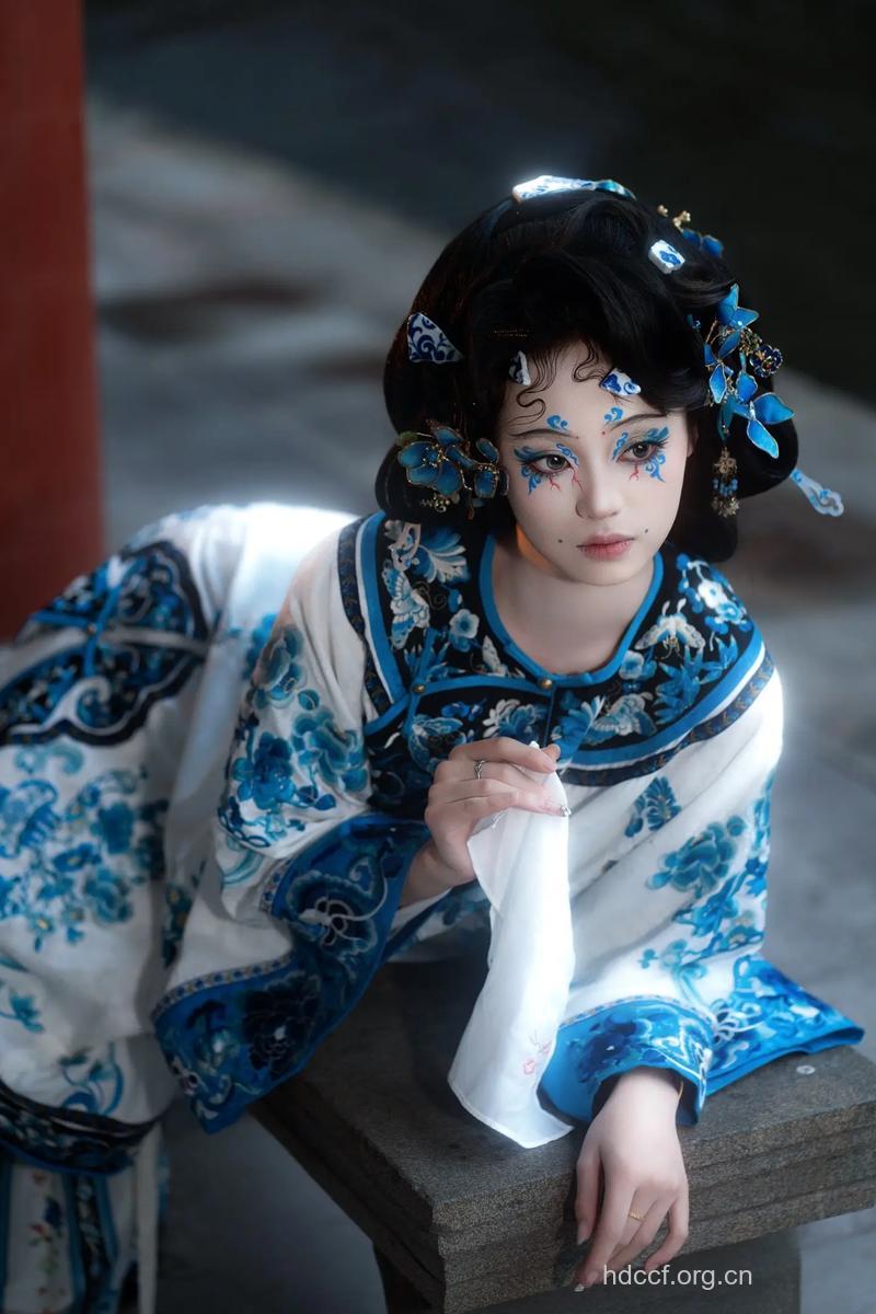 潮流：陶瓷妆让你化身梦幻仙子