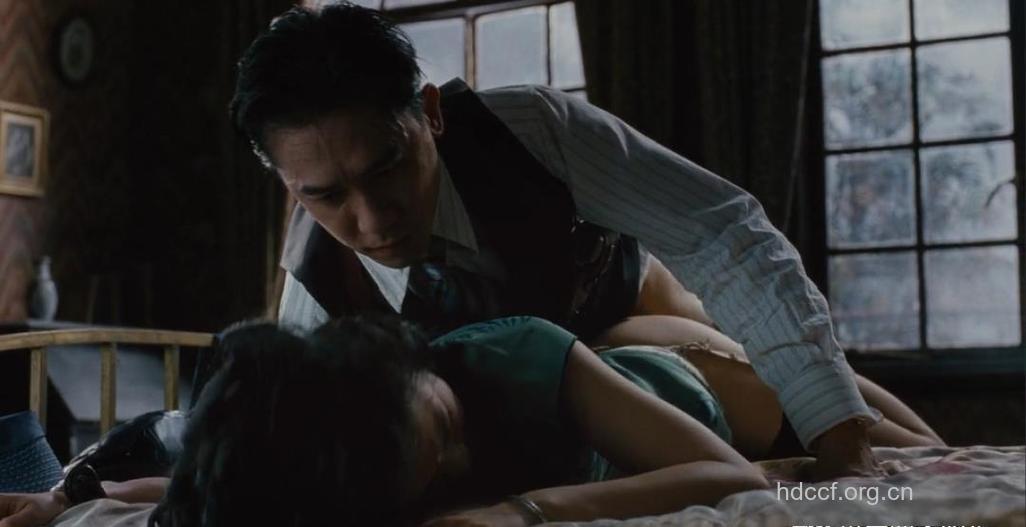 汤唯与朱莉安·克里斯蒂同登《名利场》出演《救生船》