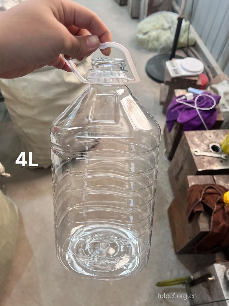 塑料容器能存放食用油吗