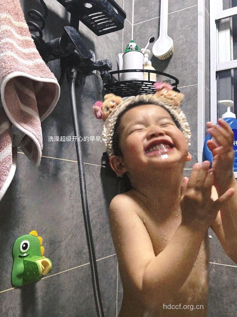 冲澡时张着嘴巴好吗