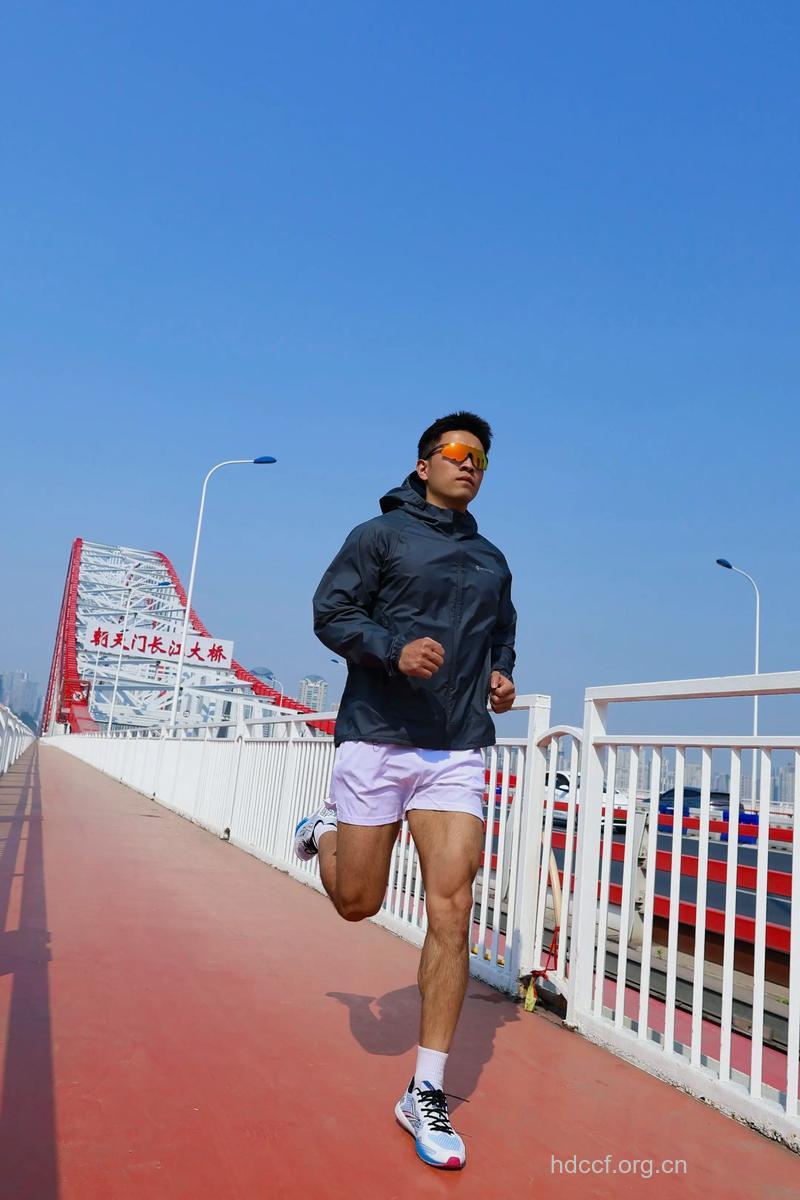 想要健身先看体形 男人塑形要多跑步