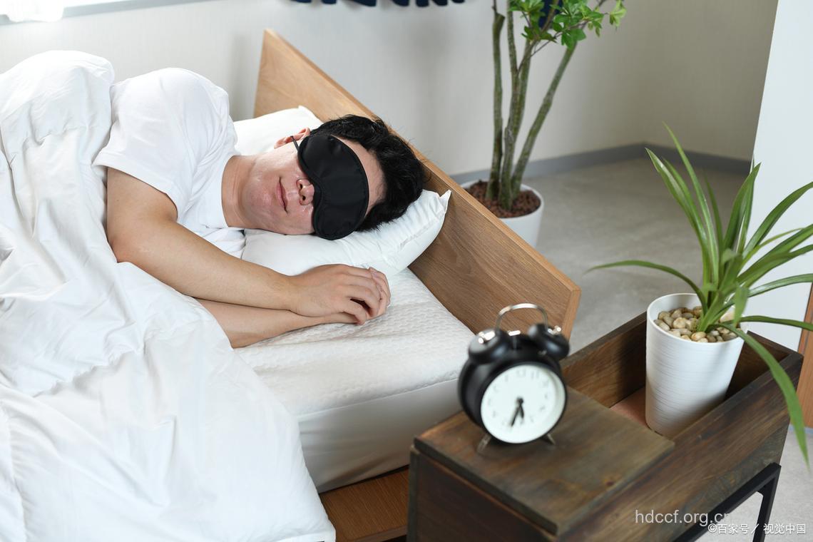 白领男午休妙招