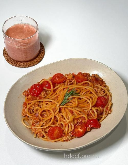 单身汉养生食谱：番茄酱意面