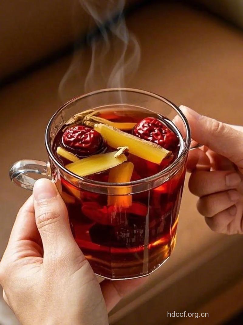 男人脾胃虚寒喝点红糖水