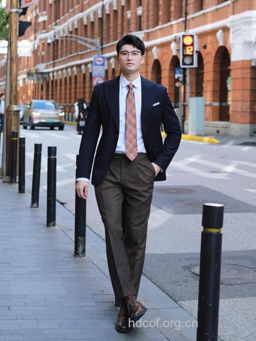 男人鞋和领带的穿着礼仪