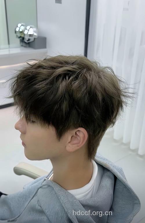 男性染发会造成不育吗