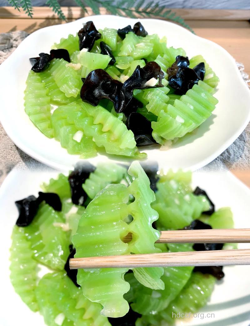 冬季男性一周补肾食谱 首选黑木耳莴笋