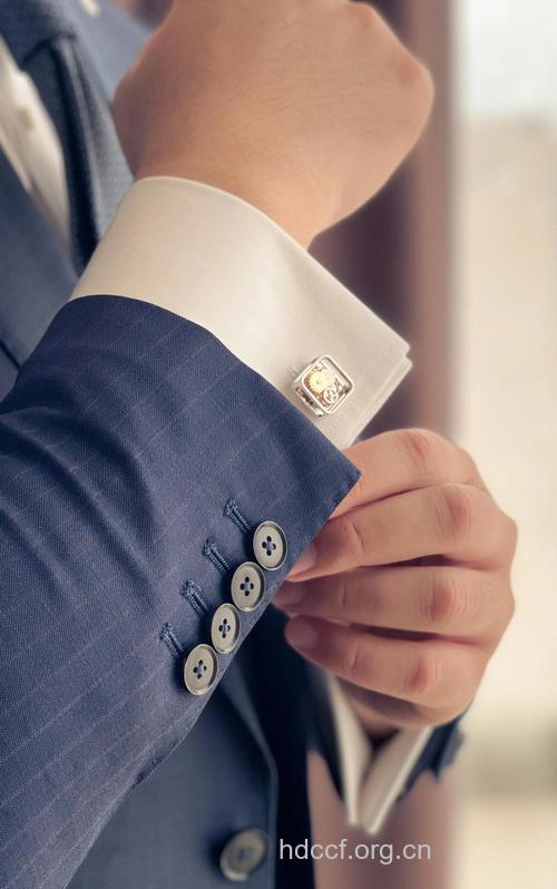 男人袖扣搭配学问多